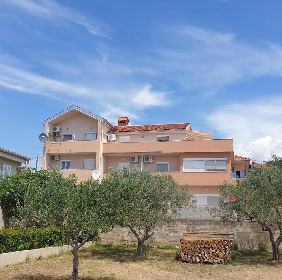 Apartment Beverly Kozino - By The Sea With Free Parking Екстериор снимка